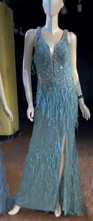 Evening wear Dresses: Mermaid Blue Feathers Evening Dress Fashion Backless Beaded