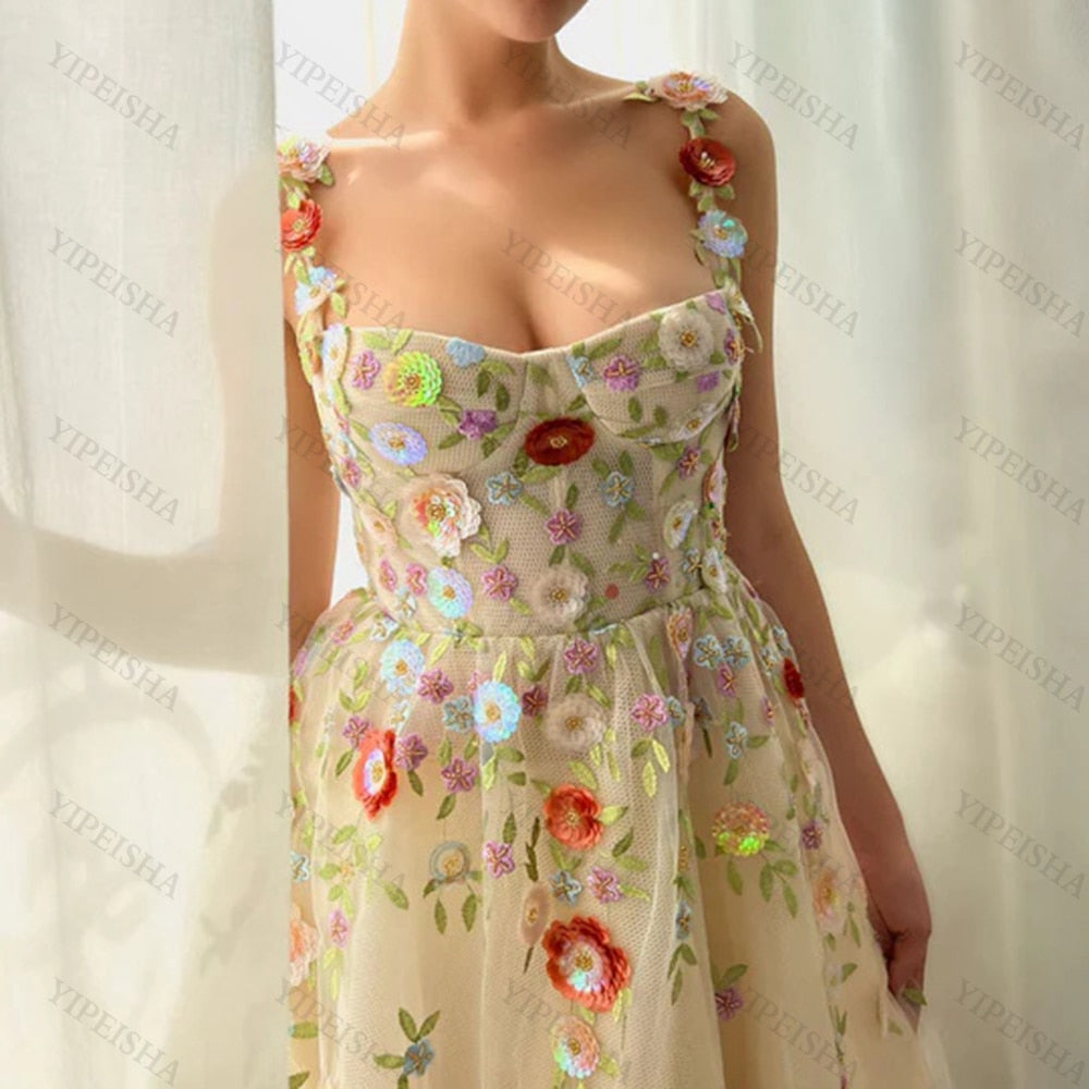 Evening wear Dresses: Floral Prom Gown A-Line Sweetheart Flowers Lace Appliques