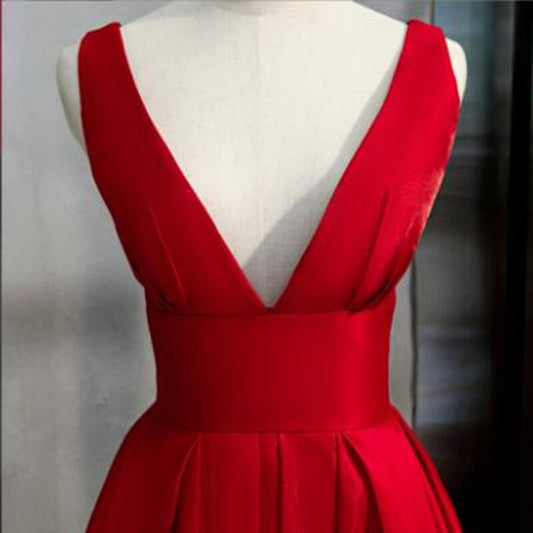 Homecoming Dresses: Evening Dresses V-Neck Sleeveless Dress Prom Gown