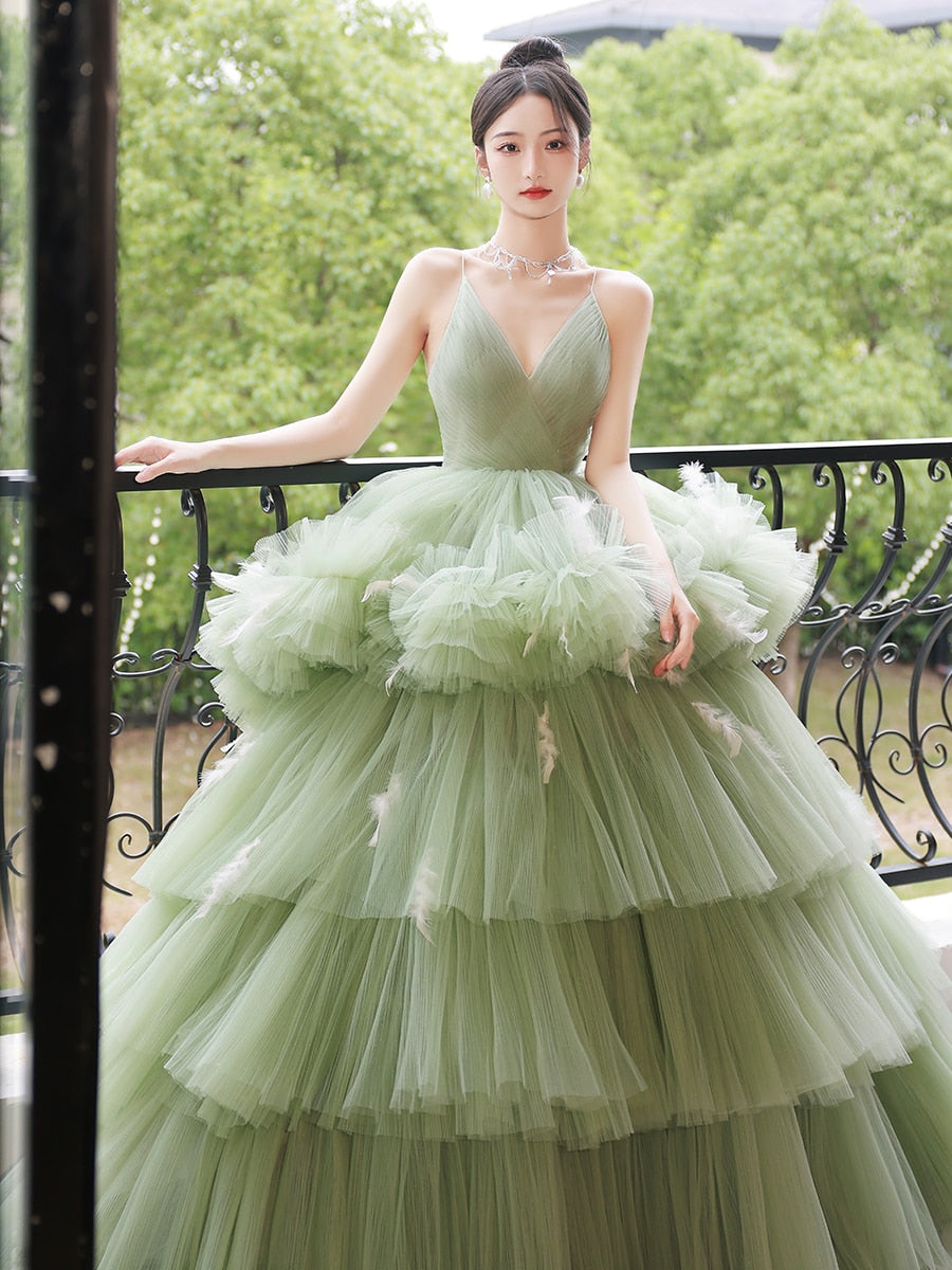 Evening wear Dresses: Green Evening Dress for Women V-neck A-line Sweep Train