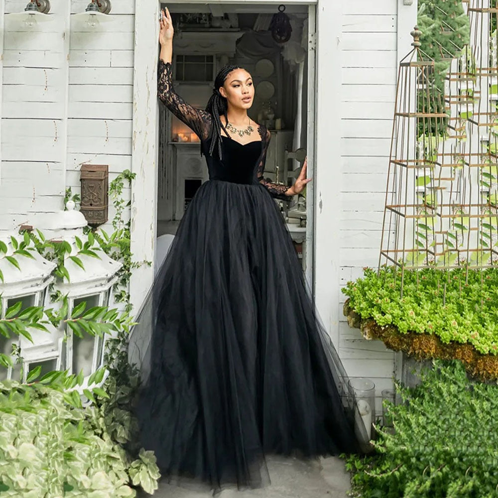 White Bridesmaid Dresses: Wedding Dresses Velvet Long Sleeves Lace Vintage