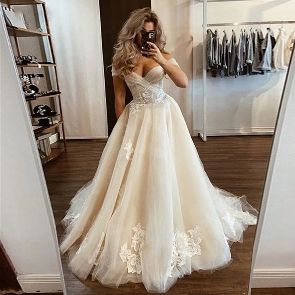 White Bridesmaid Dresses: Wedding Dresses Off-Shoulder A-Line Tulle Lace Applique