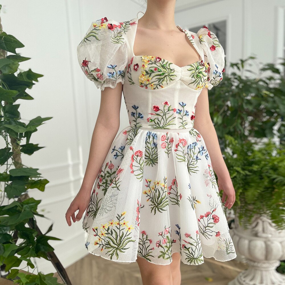 Homecoming Dresses: Mini Prom Gown A-Line Backless Lace Embroidery Short